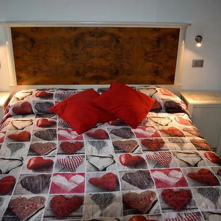 Quarantotto Holiday House شقة *