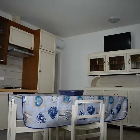 Quarantotto Holiday House شقة *