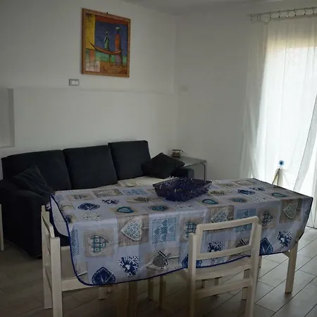 Quarantotto Holiday House شقة Raffa